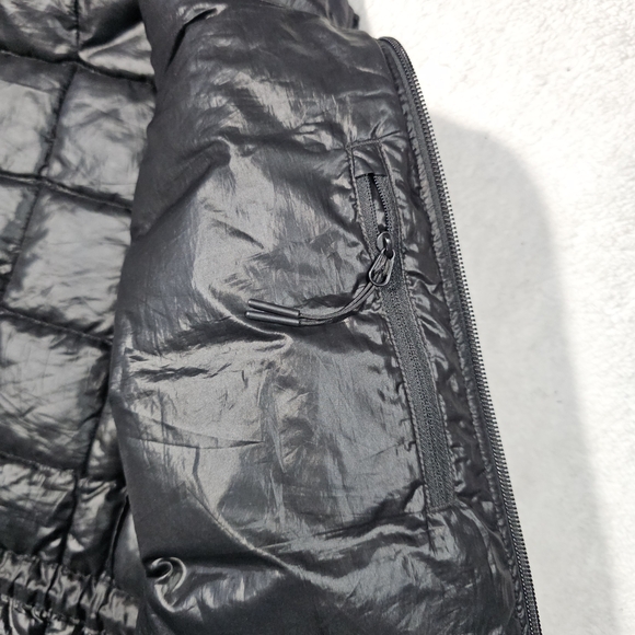 The North Face Women's Black Puffer Coat - Picture 10 of 16